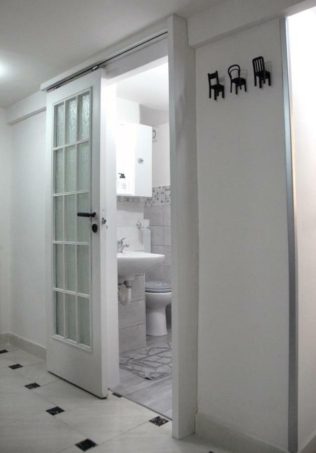 Holiday Home Station เนเปิลส์ ภายนอก รูปภาพ