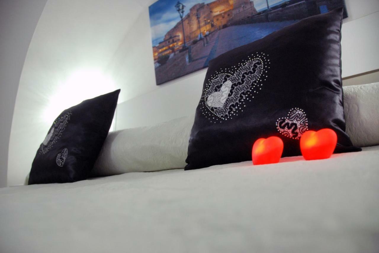 Holiday Home Station เนเปิลส์ ภายนอก รูปภาพ